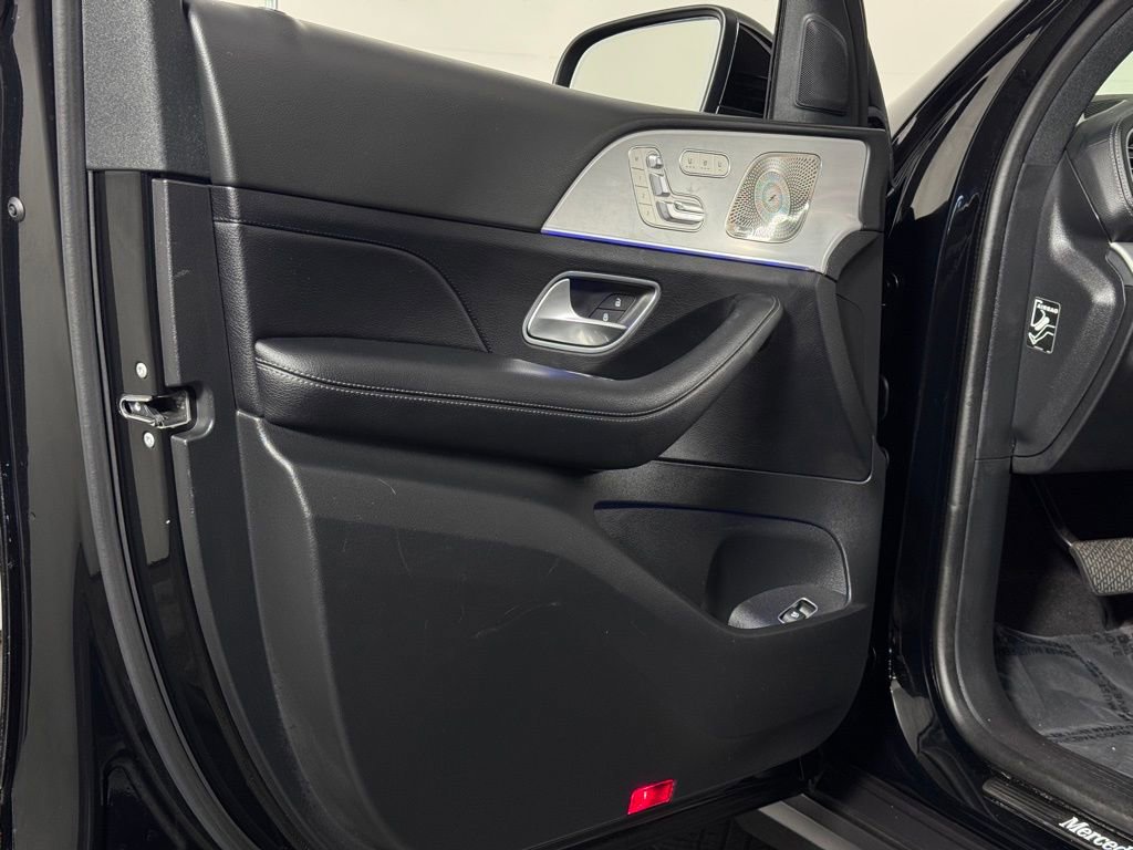 Used 2024 Mercedes-Benz GLS 450 4MATIC image 28