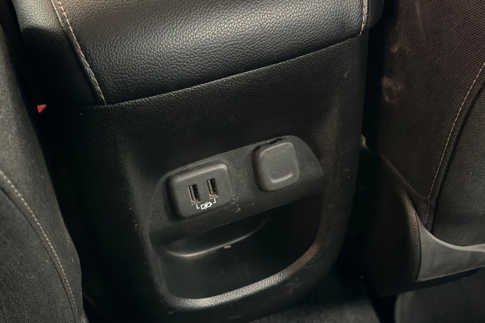 Used 2022 Chevrolet Colorado LT w/ LT Convenience Package image 17