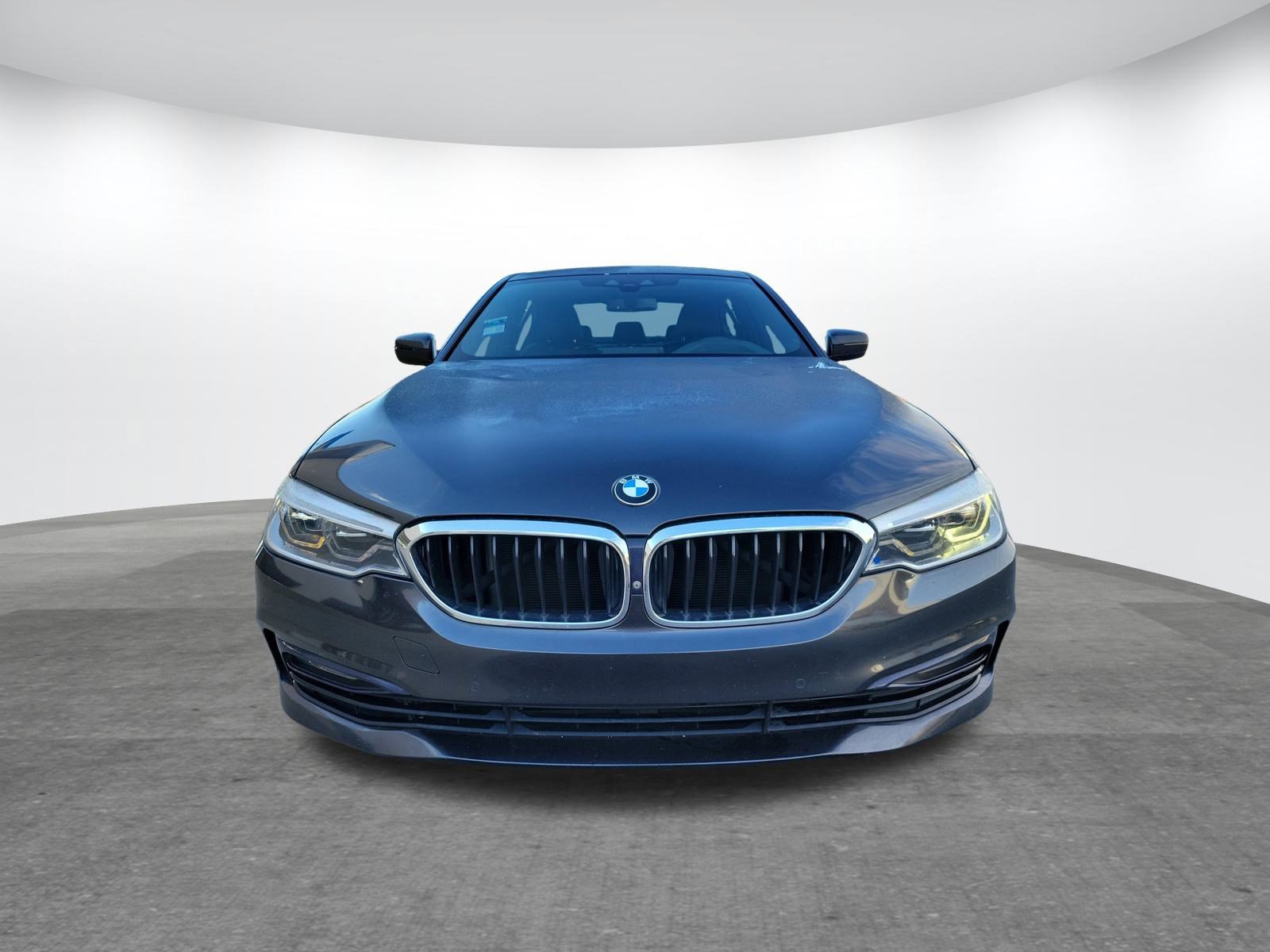 Used 2018 BMW 540i xDrive image 2