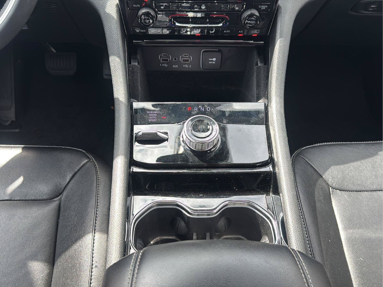 Used 2023 Jeep Grand Cherokee Limited w/ Black Appearance Package AWD/4WD image 16