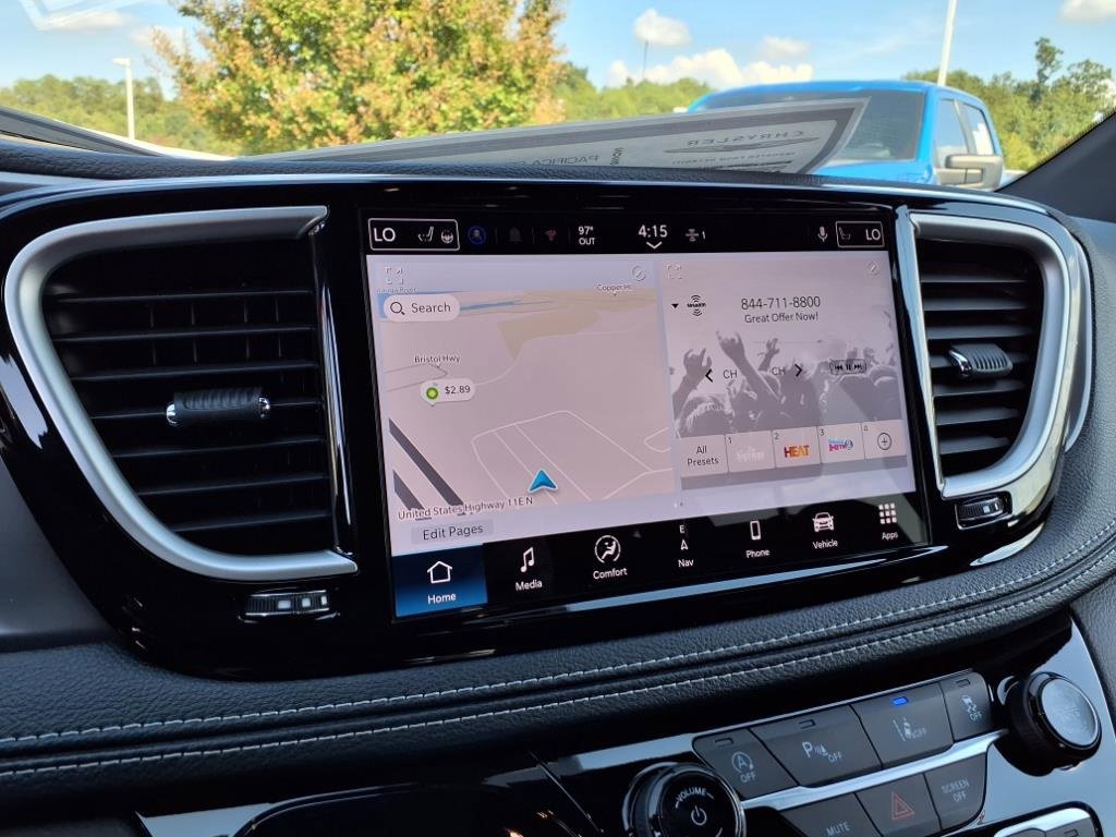 New 2026 Chrysler Pacifica Select image 17
