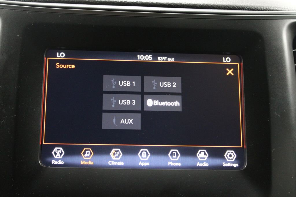 Used 2019 Jeep Cherokee Latitude Plus w/ Comfort/Convenience Group image 43