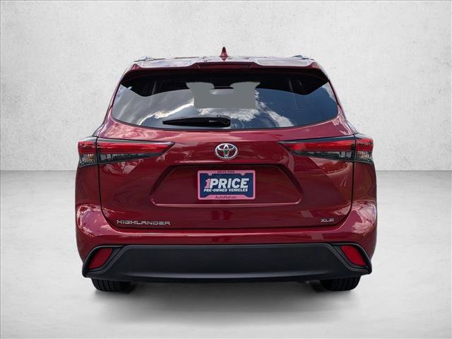 Used 2023 Toyota Highlander XLE FWD image 6