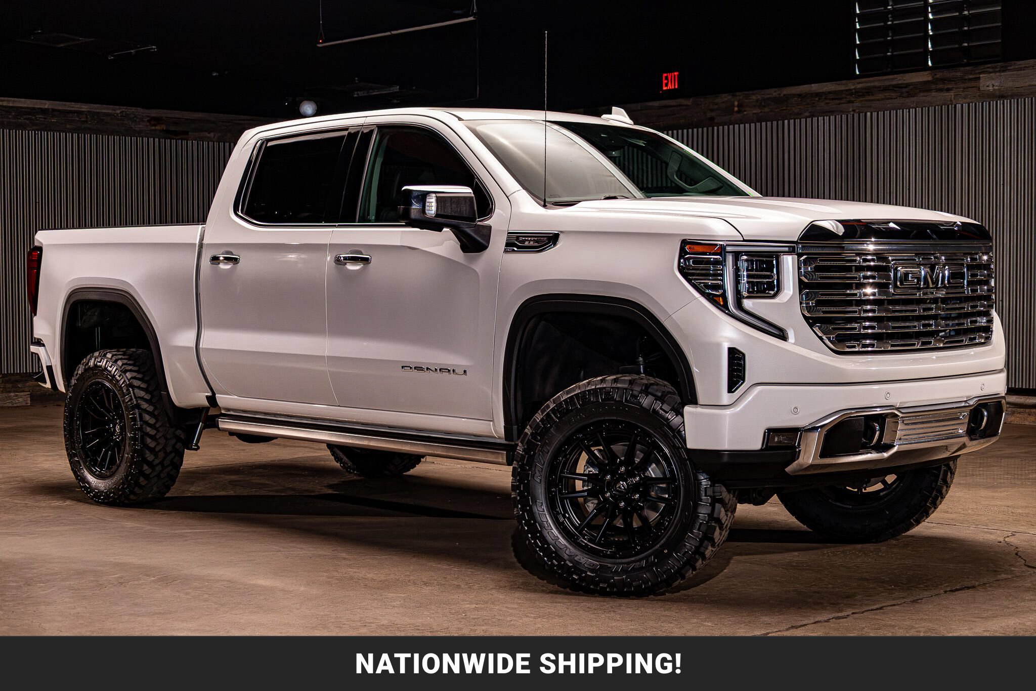 Used 2023 GMC Sierra 1500 Denali w/ Denali Carbonpro Edition AWD/4WD image 1