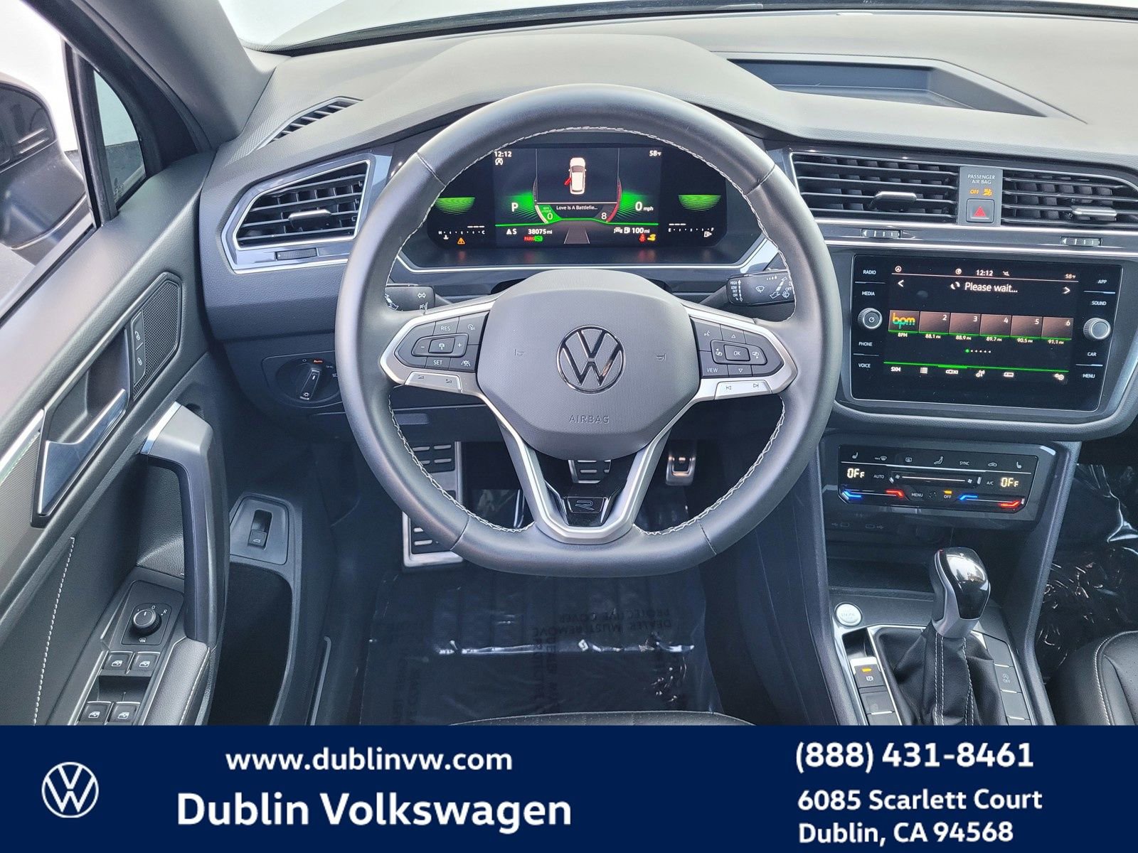Used 2023 Volkswagen Tiguan SE R-Line image 12