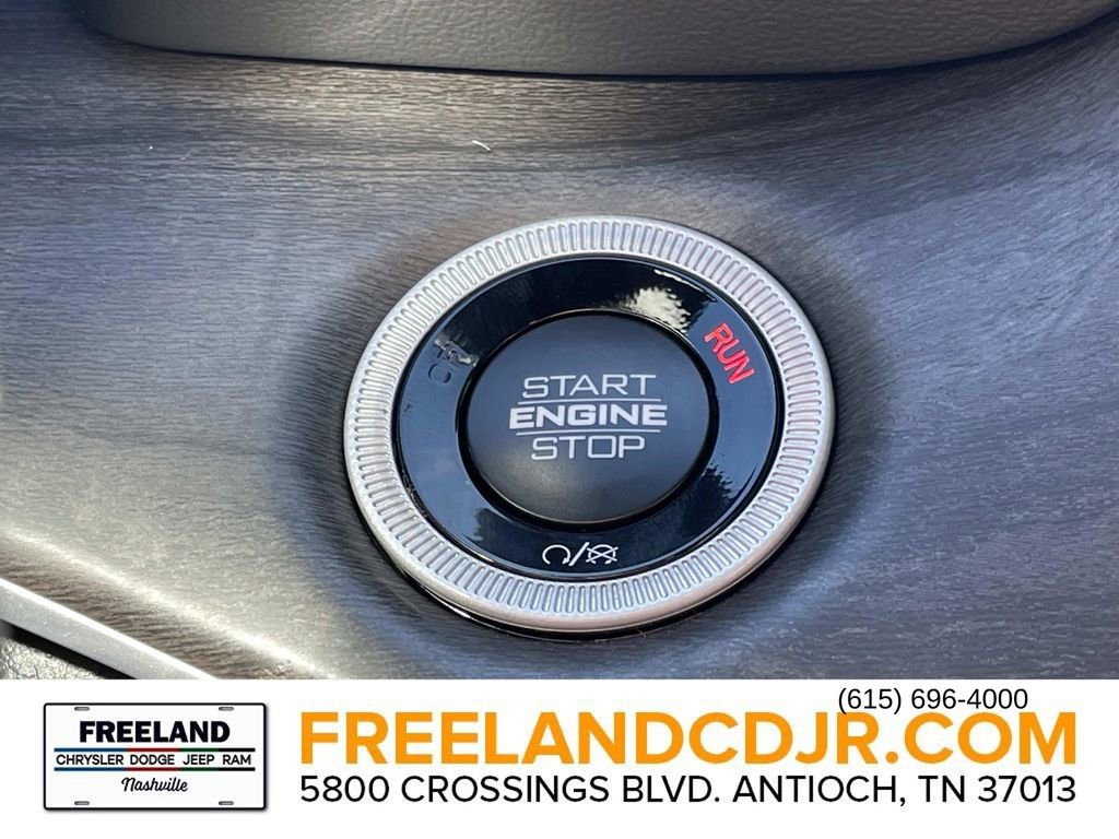 New 2025 Jeep Grand Cherokee L Limited w/ Luxury Tech Group II image 31