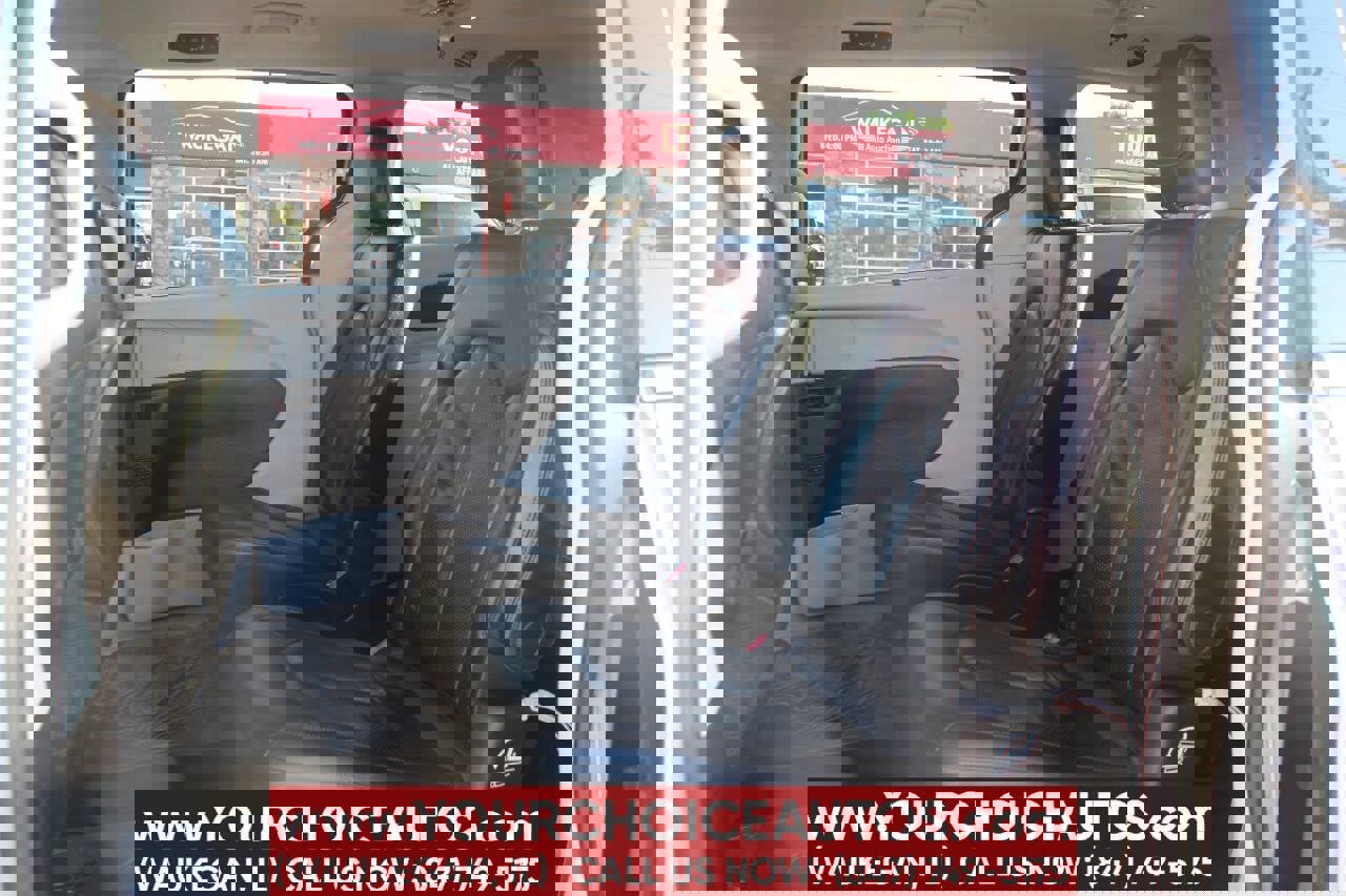 Used 2018 Chrysler Pacifica Touring-L image 17