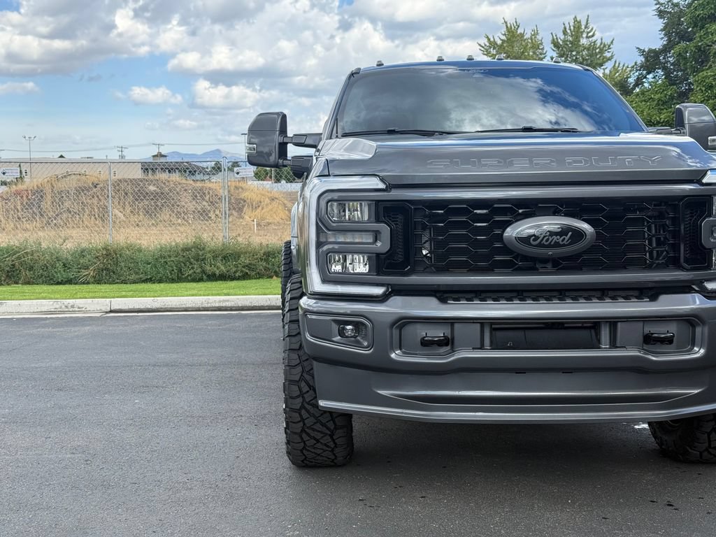 Used 2026 Ford F350 Lariat AWD/4WD image 4