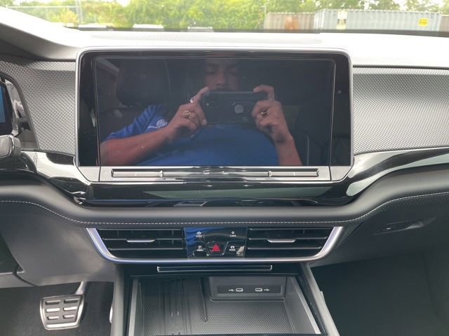 New 2025 Volkswagen Atlas Cross Sport SEL Premium R-Line image 21