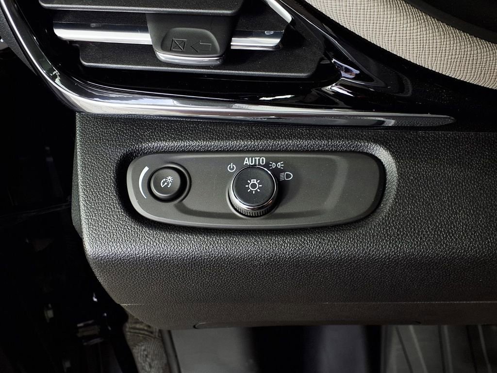 New 2026 Buick Envista Sport Touring FWD image 24