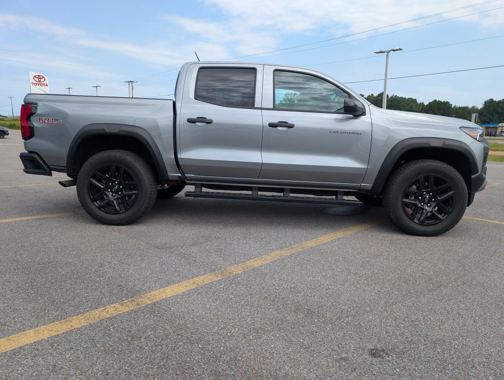 Used 2025 Chevrolet Colorado Trail Boss AWD/4WD image 7