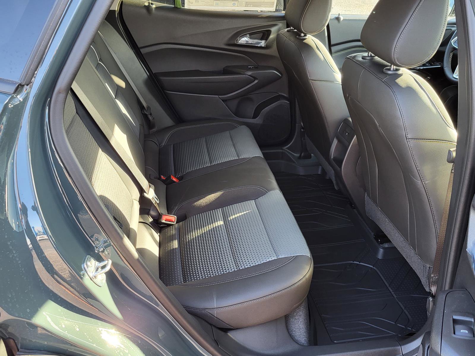 New 2026 Chevrolet Trax LT w/ Midnight Edition FWD image 11