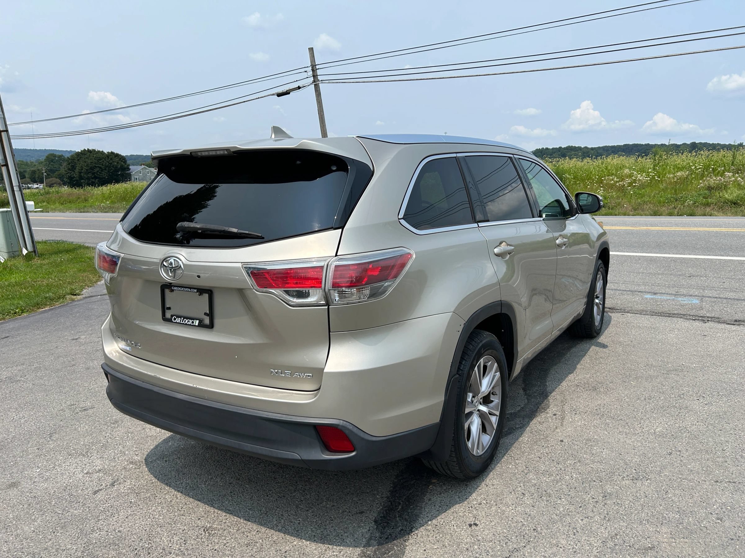 Used 2014 Toyota Highlander XLE AWD/4WD image 9