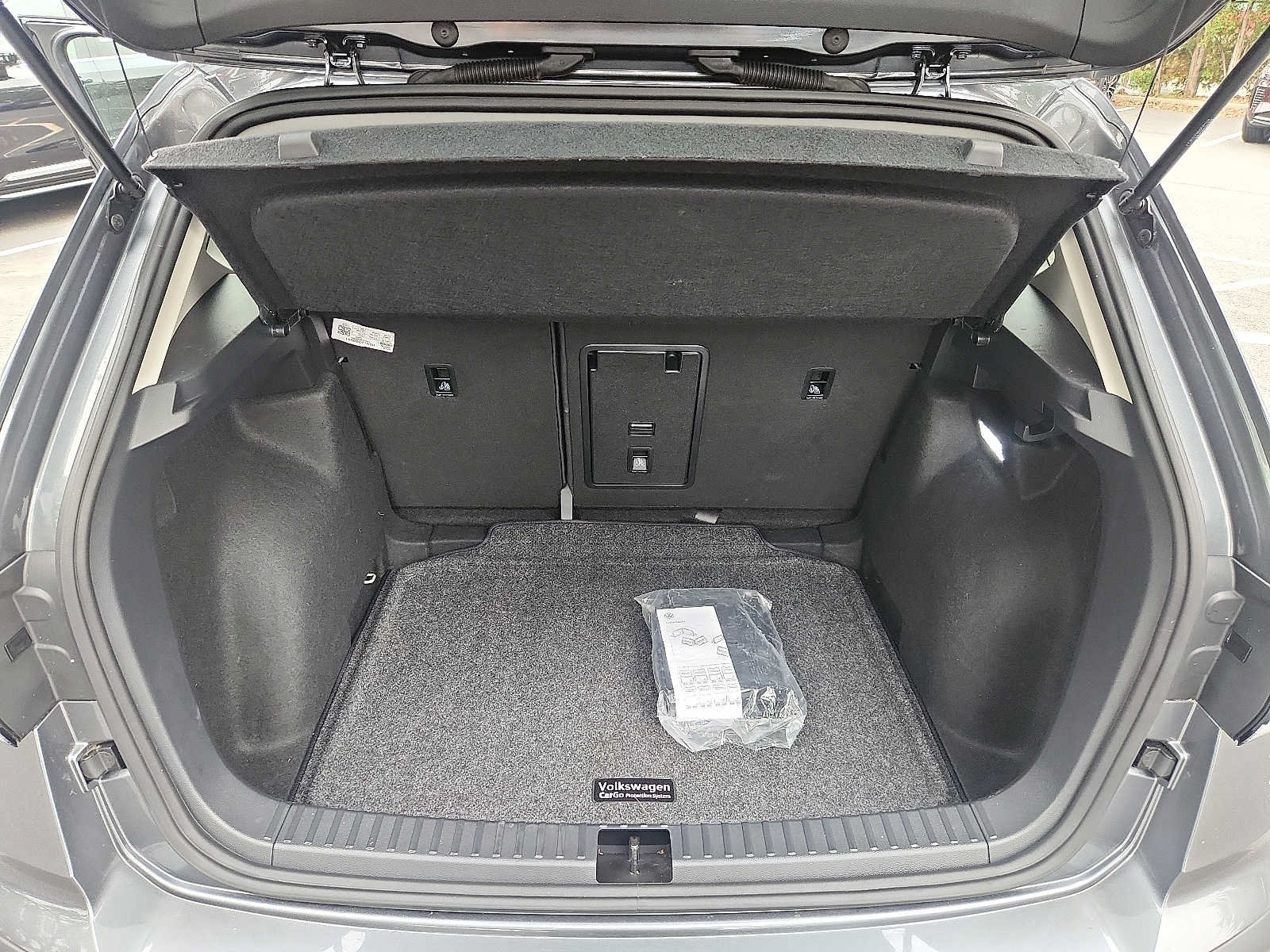 Used 2025 Volkswagen Taos SE FWD image 27