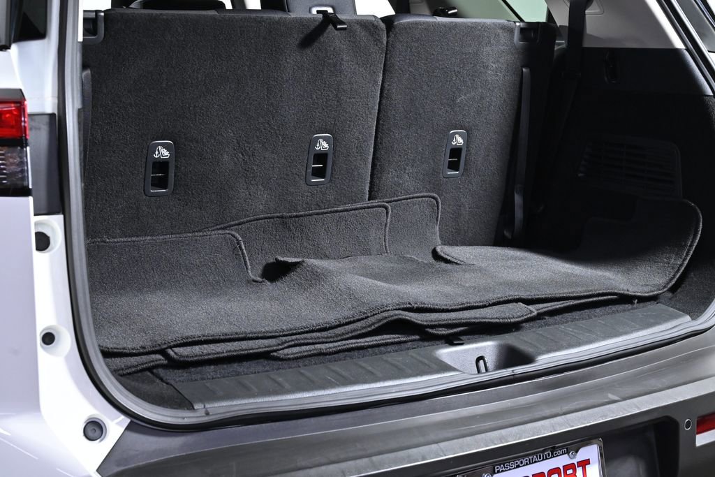 Used 2025 Nissan Pathfinder SV image 30