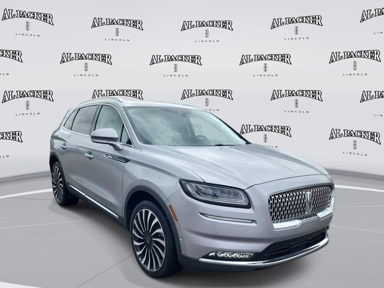 Used 2023 Lincoln Nautilus Black Label w/ Cargo Utility Package AWD/4WD image 7