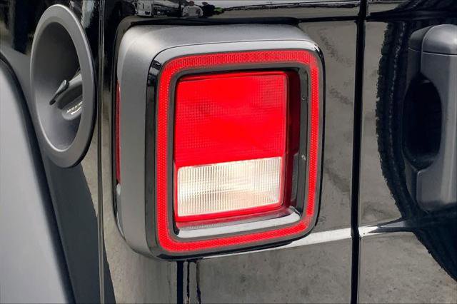 Certified 2025 Jeep Wrangler Sport image 25