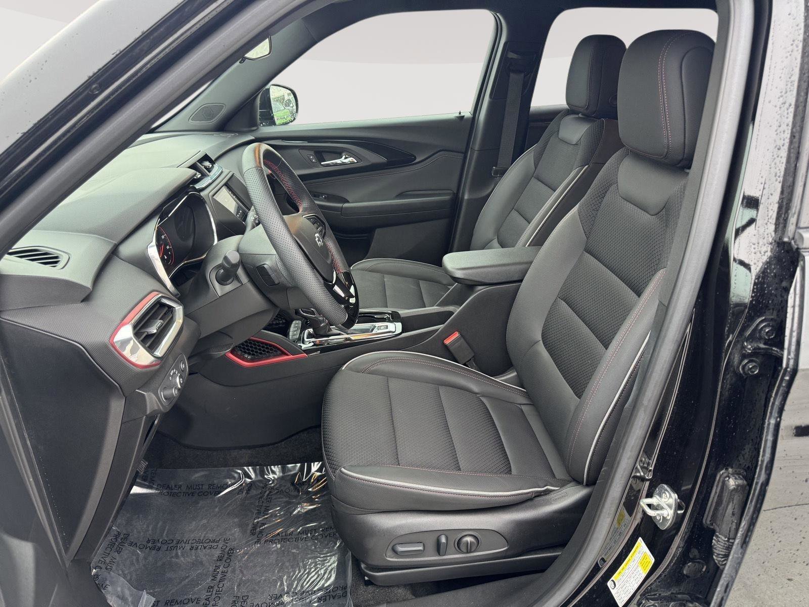 Used 2023 Chevrolet TrailBlazer RS image 3