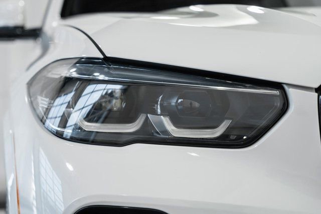 Used 2023 BMW X5 xDrive40i w/ M Sport Package image 13