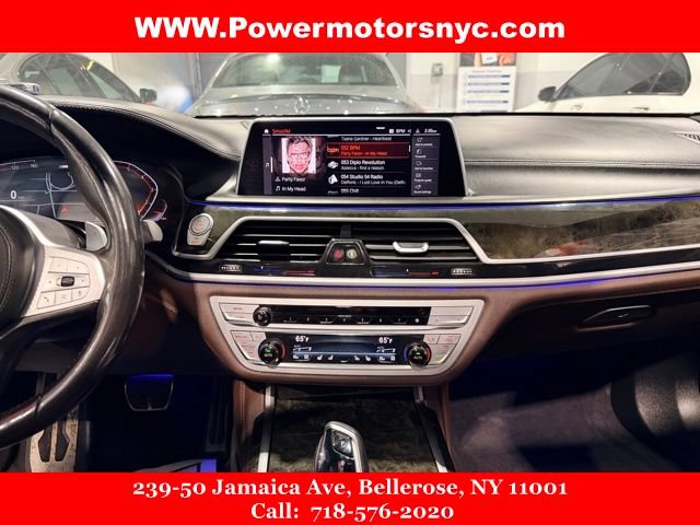 Used 2021 BMW 750i xDrive w/ Executive Package AWD/4WD image 25