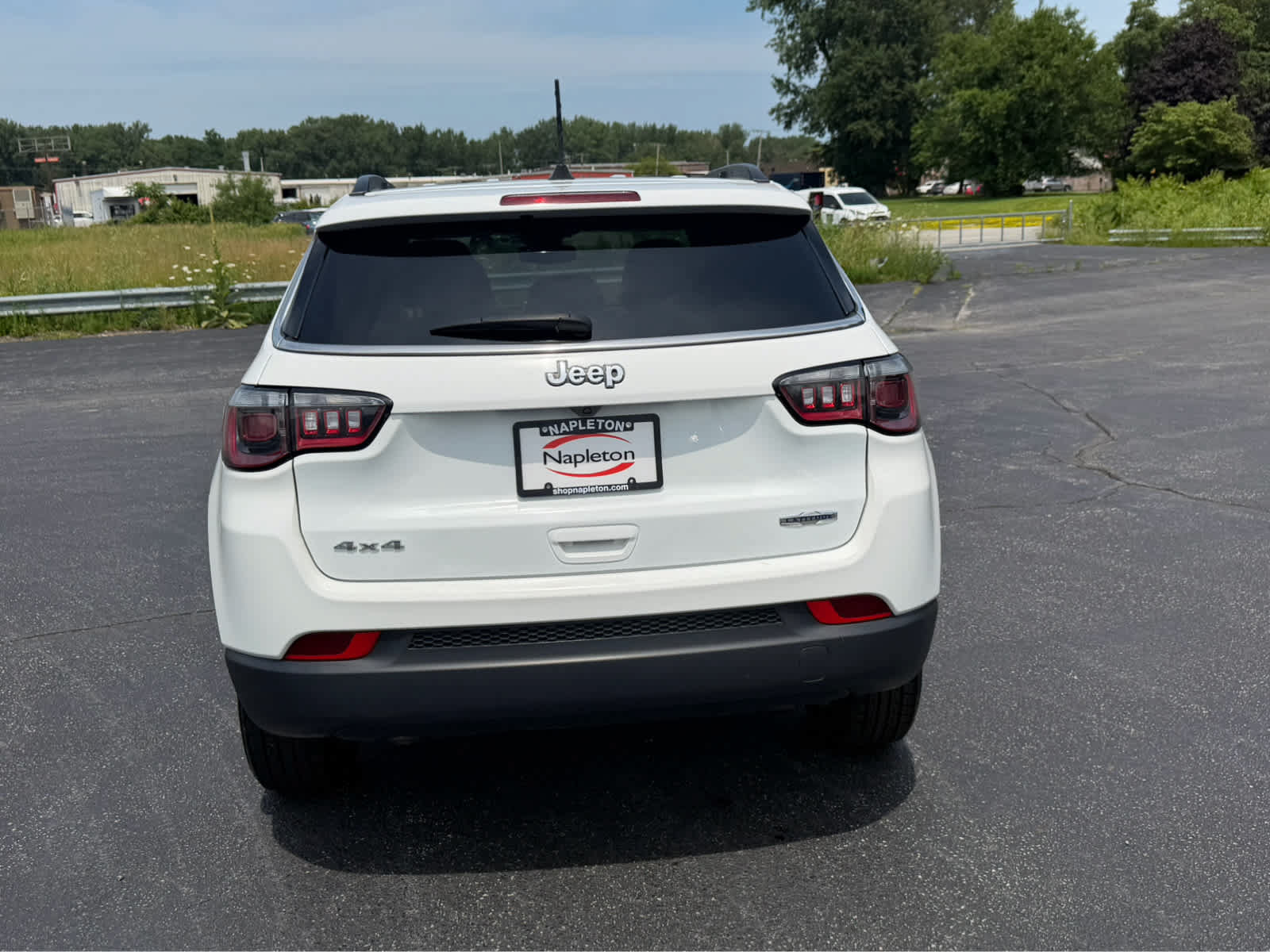 Used 2024 Jeep Compass Latitude AWD/4WD image 8