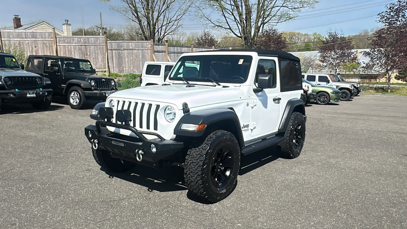 Used 2019 Jeep Wrangler Sport AWD/4WD image 3