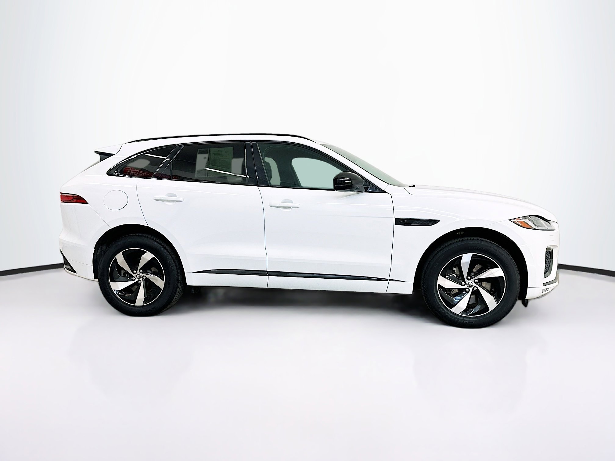 Used 2024 Jaguar F-PACE R-Dynamic S image 10