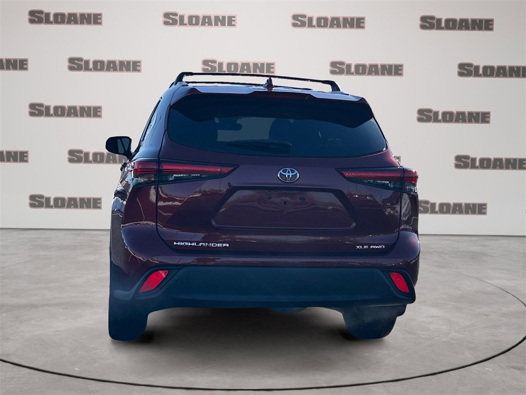 Used 2023 Toyota Highlander XLE image 4