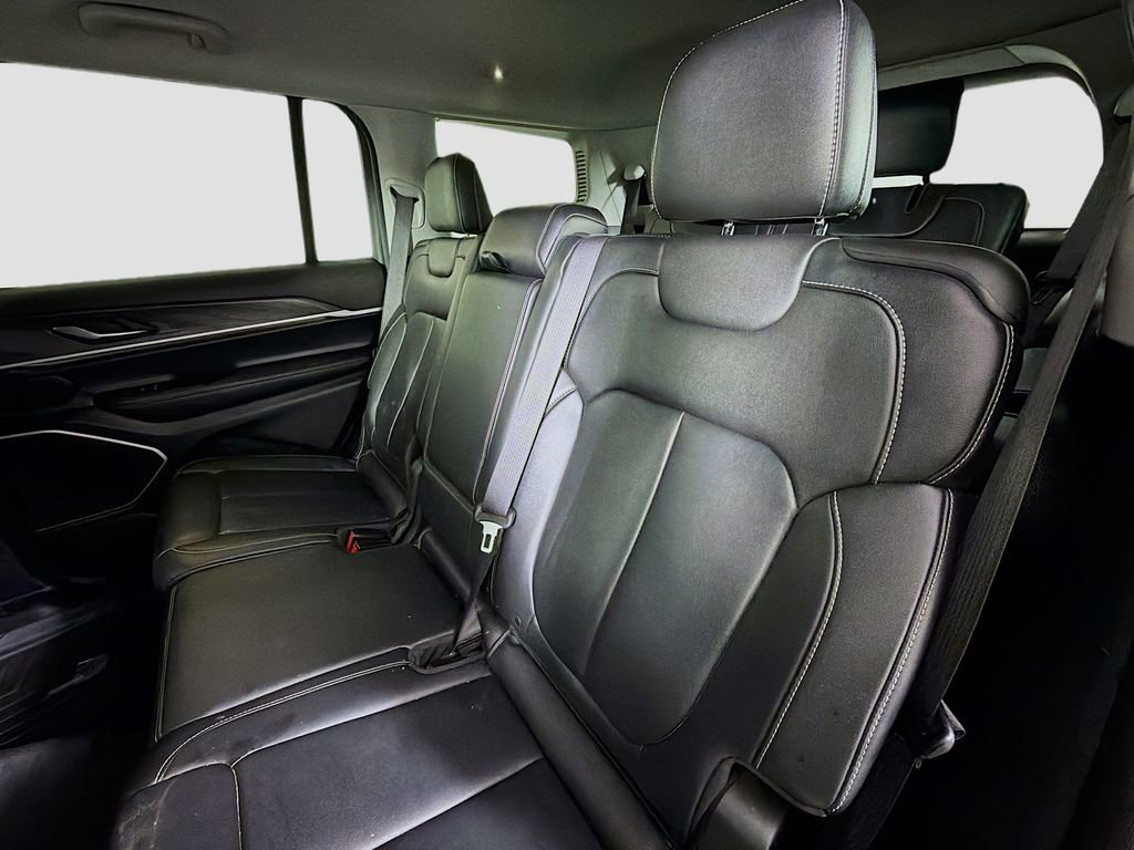 Used 2022 Jeep Grand Cherokee L Limited AWD/4WD image 25