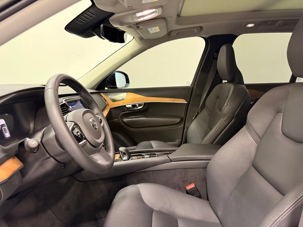 Used 2023 Volvo XC90 B5 Plus AWD/4WD image 10