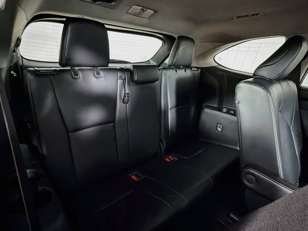 Used 2023 Toyota Highlander XLE FWD image 27