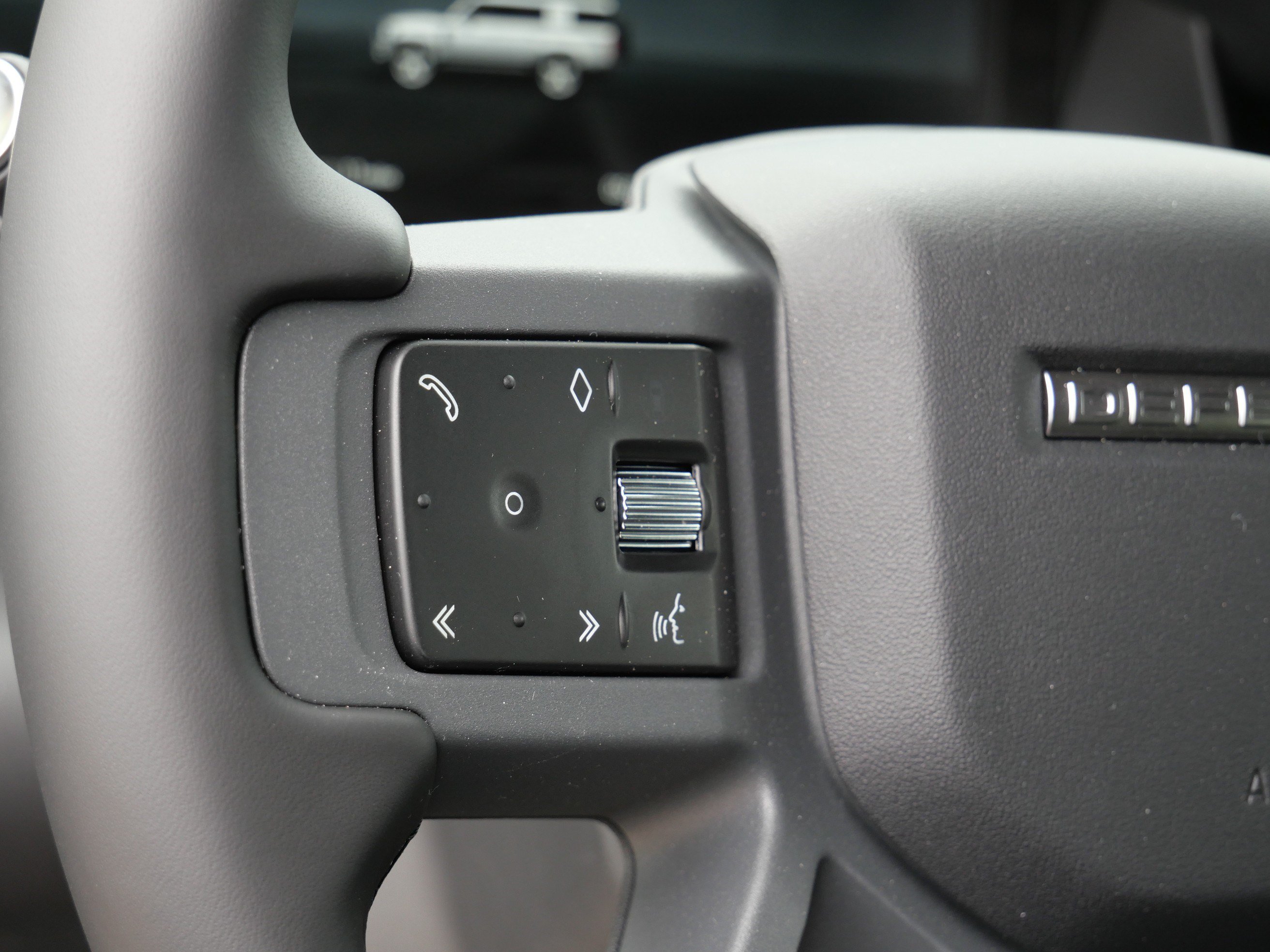 New 2026 Land Rover Defender 130 X-Dynamic SE AWD/4WD image 10