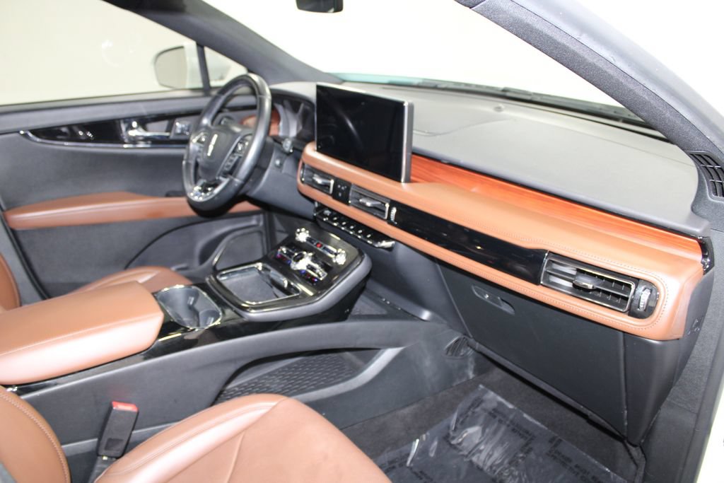 Used 2022 Lincoln Nautilus Reserve w/ Equipment Group 201A FWD image 29