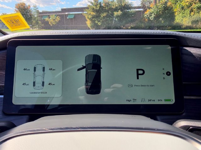 Used 2024 Rivian R1S Adventure Quad AWD/4WD image 19