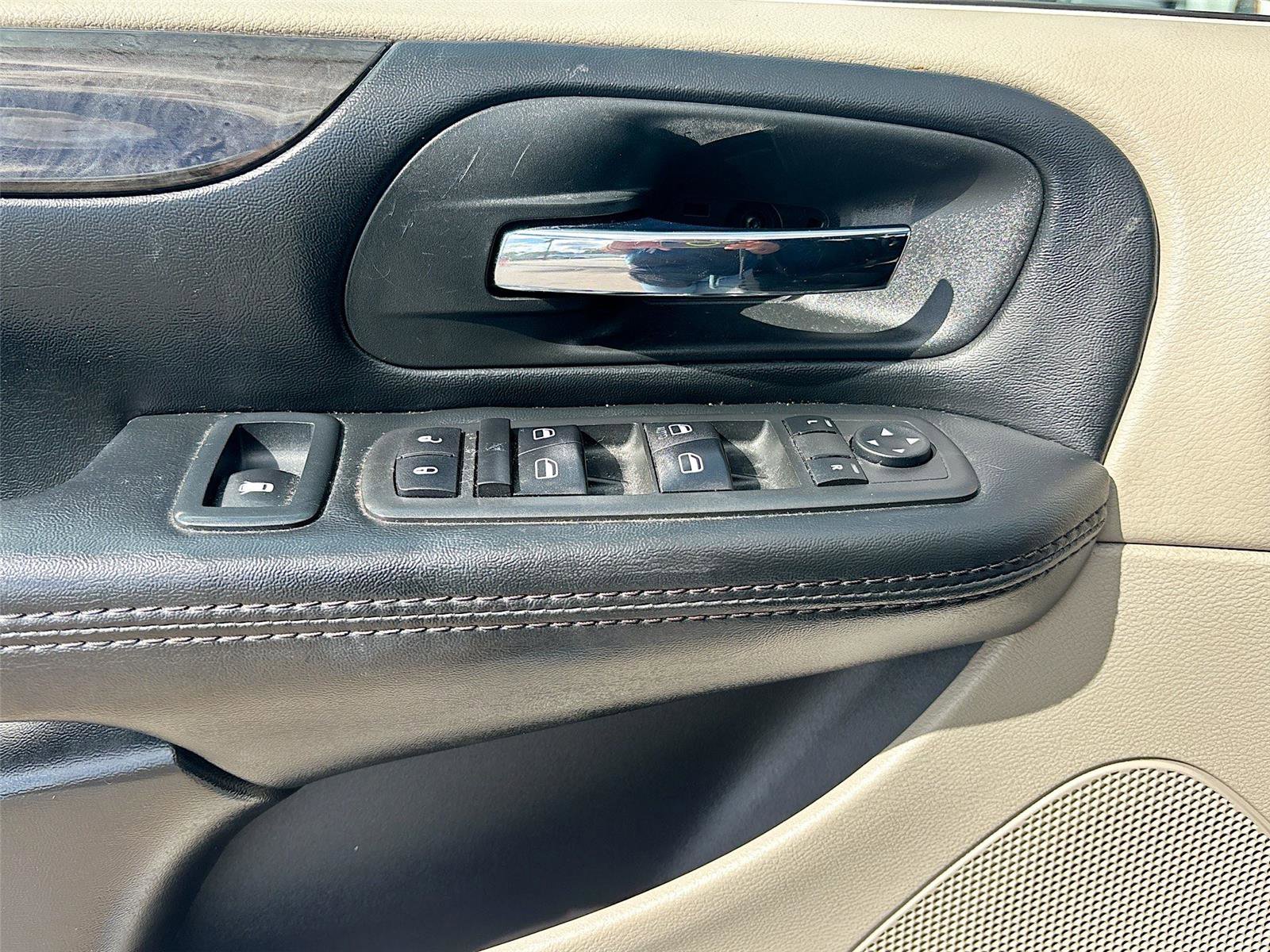 Used 2019 Dodge Grand Caravan SE image 18