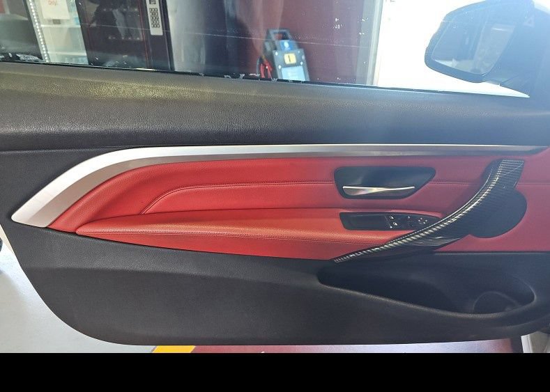 Used 2019 BMW 430i xDrive Coupe w/ M Sport Package AWD/4WD image 9