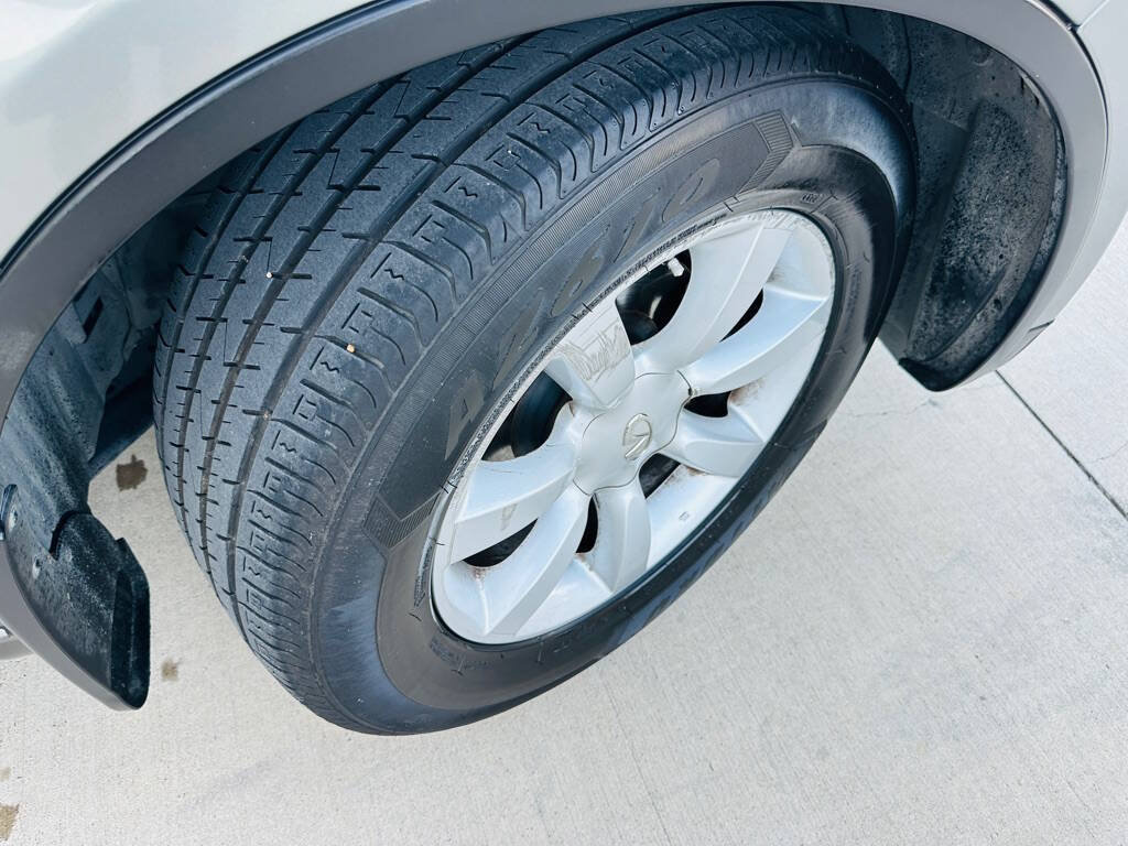 Used 2004 INFINITI FX35 2WD w/ Technology Pkg image 32