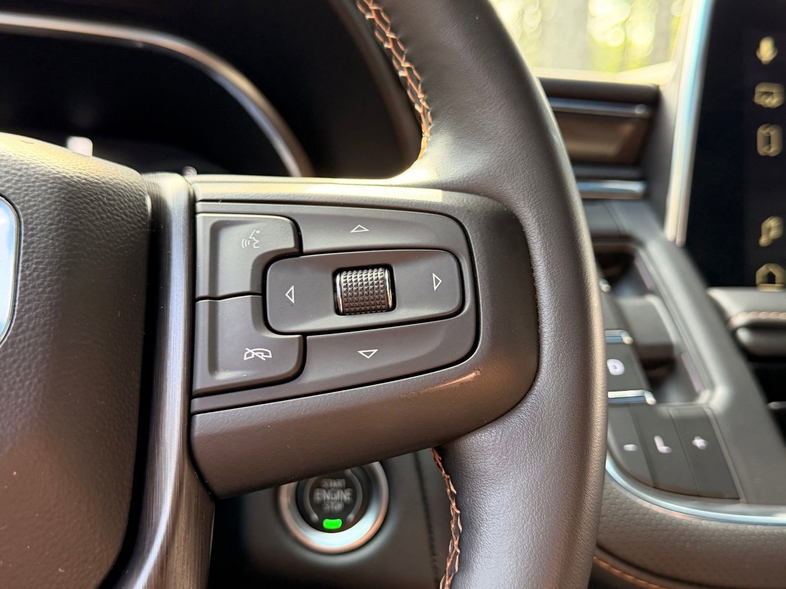 Used 2023 GMC Yukon AT4 w/ AT4 Premium Package AWD/4WD image 25