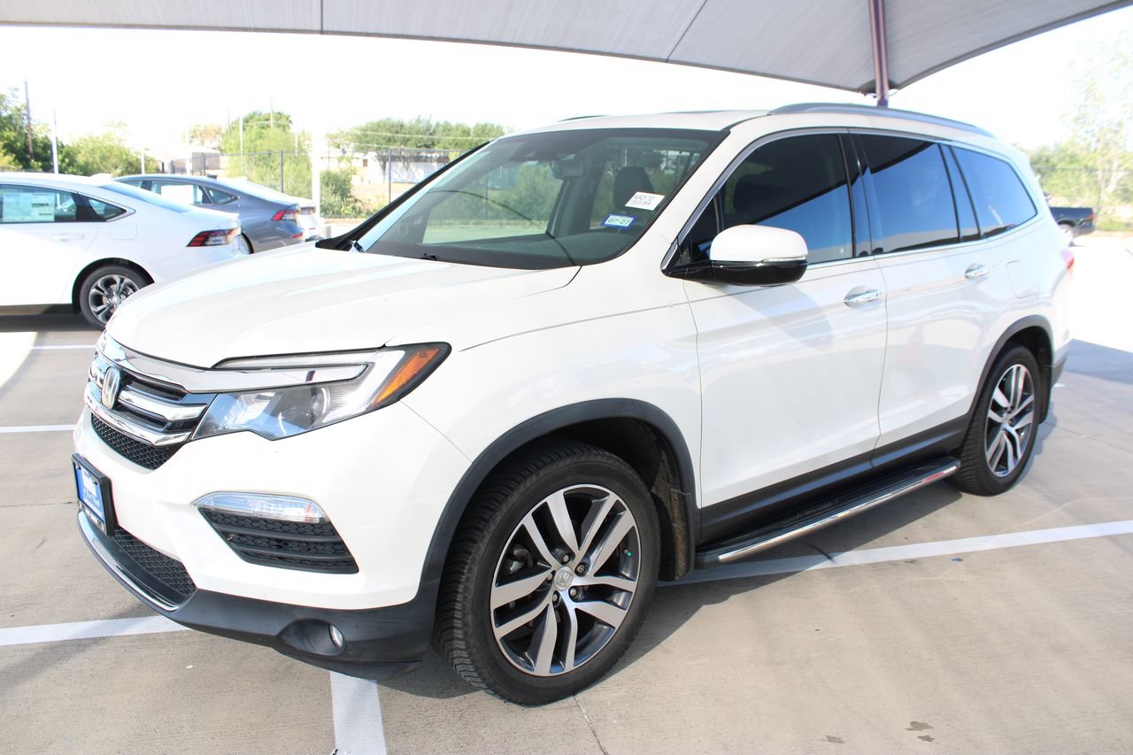 Used 2017 Honda Pilot Touring image 1