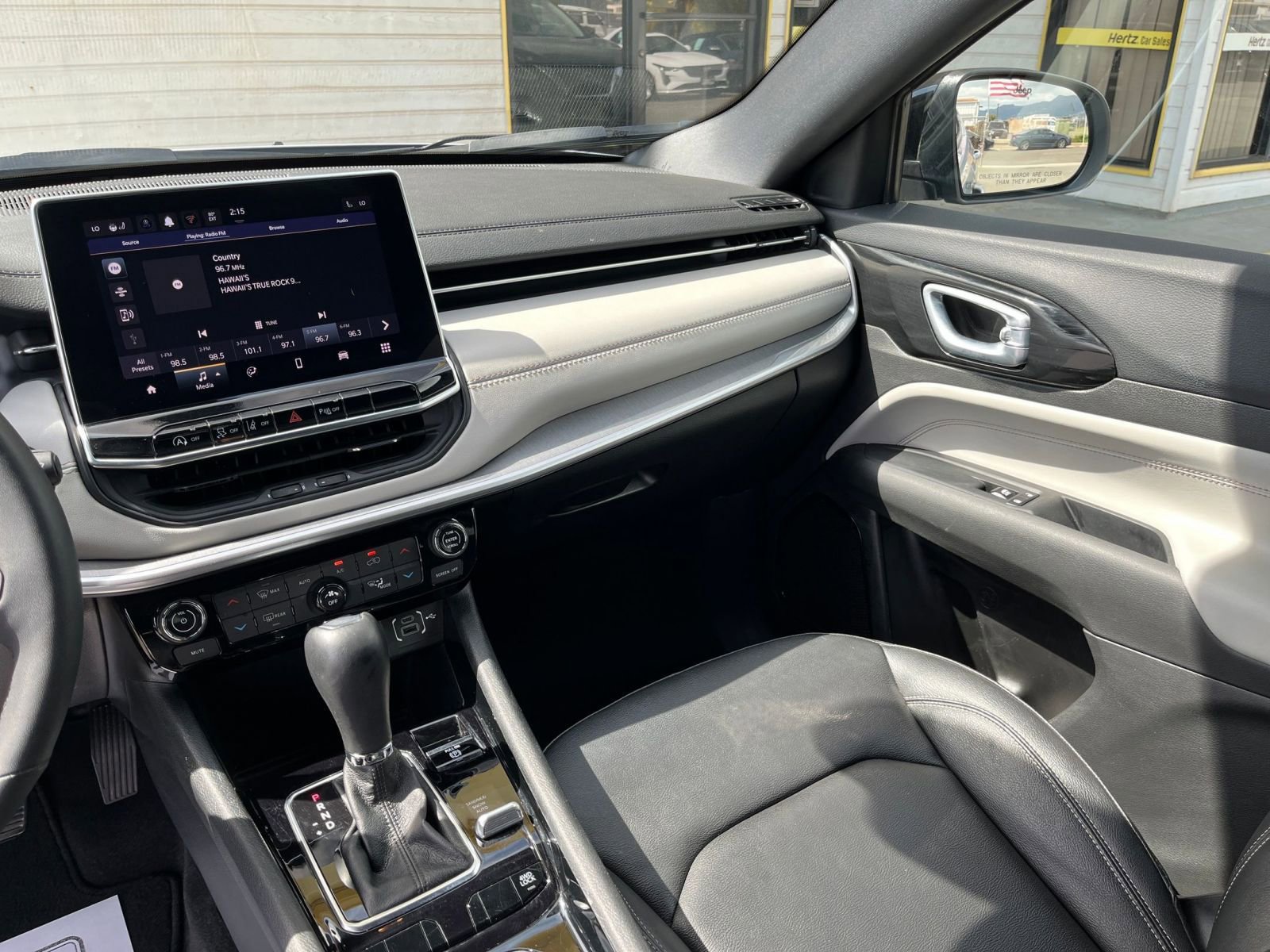 Used 2025 Jeep Compass Limited image 34