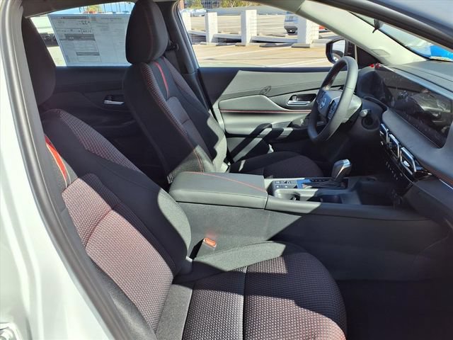 New 2026 Nissan Sentra SR w/ Floor Mat Package FWD image 6