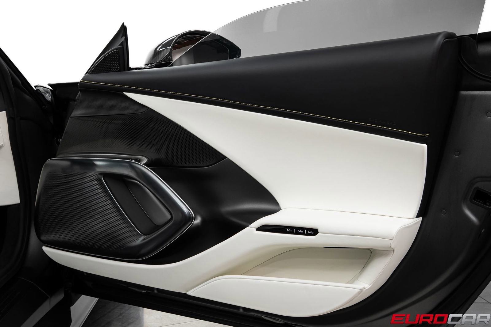 Used 2025 Ferrari 12Cilindri RWD image 31