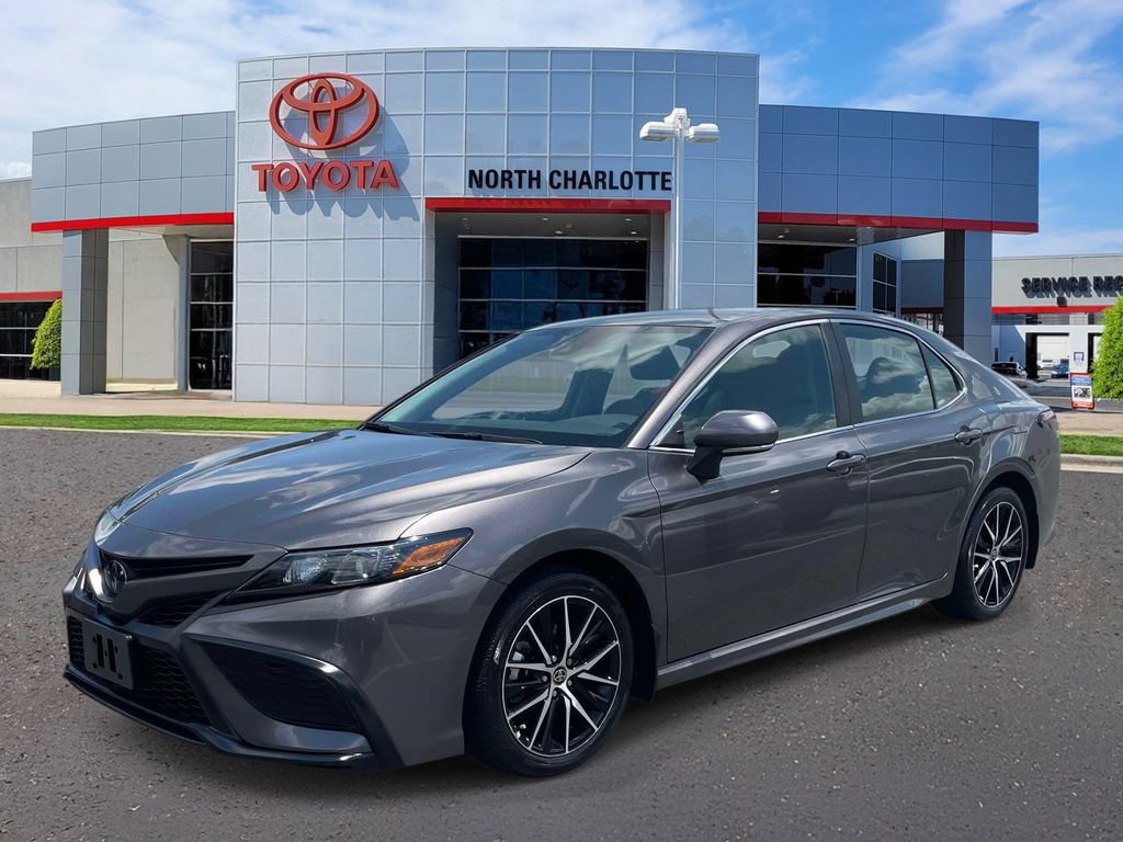 Used 2023 Toyota Camry SE w/ Cold Weather Package AWD/4WD image 5