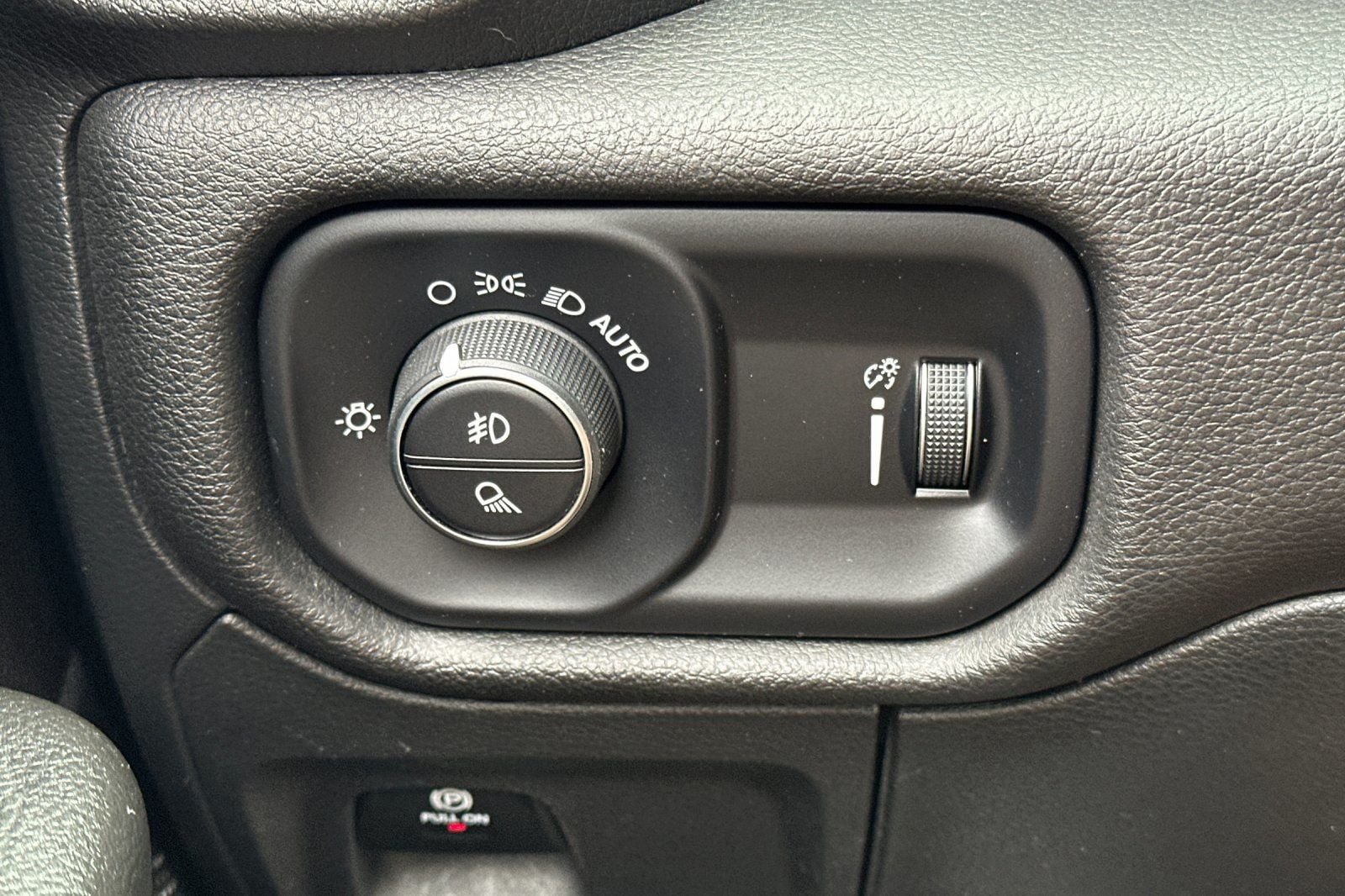Used 2023 RAM 1500 Big Horn AWD/4WD image 33