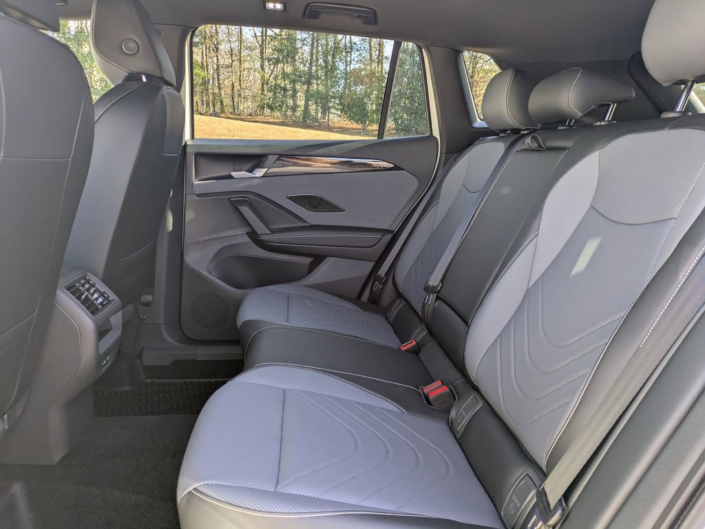 New 2026 Volkswagen Tiguan SE R-Line FWD image 14