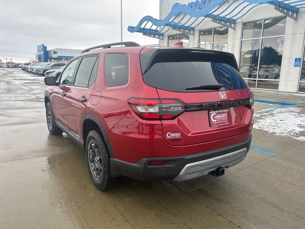 New 2025 Honda Pilot TrailSport image 11