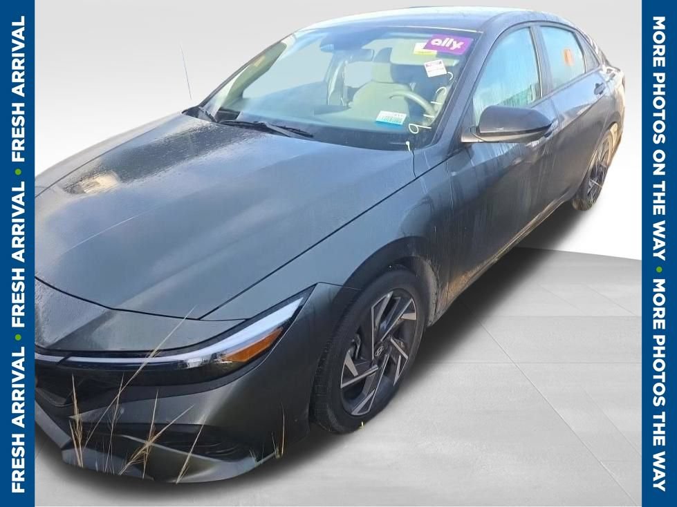 Used 2025 Hyundai Elantra Sport FWD image 1