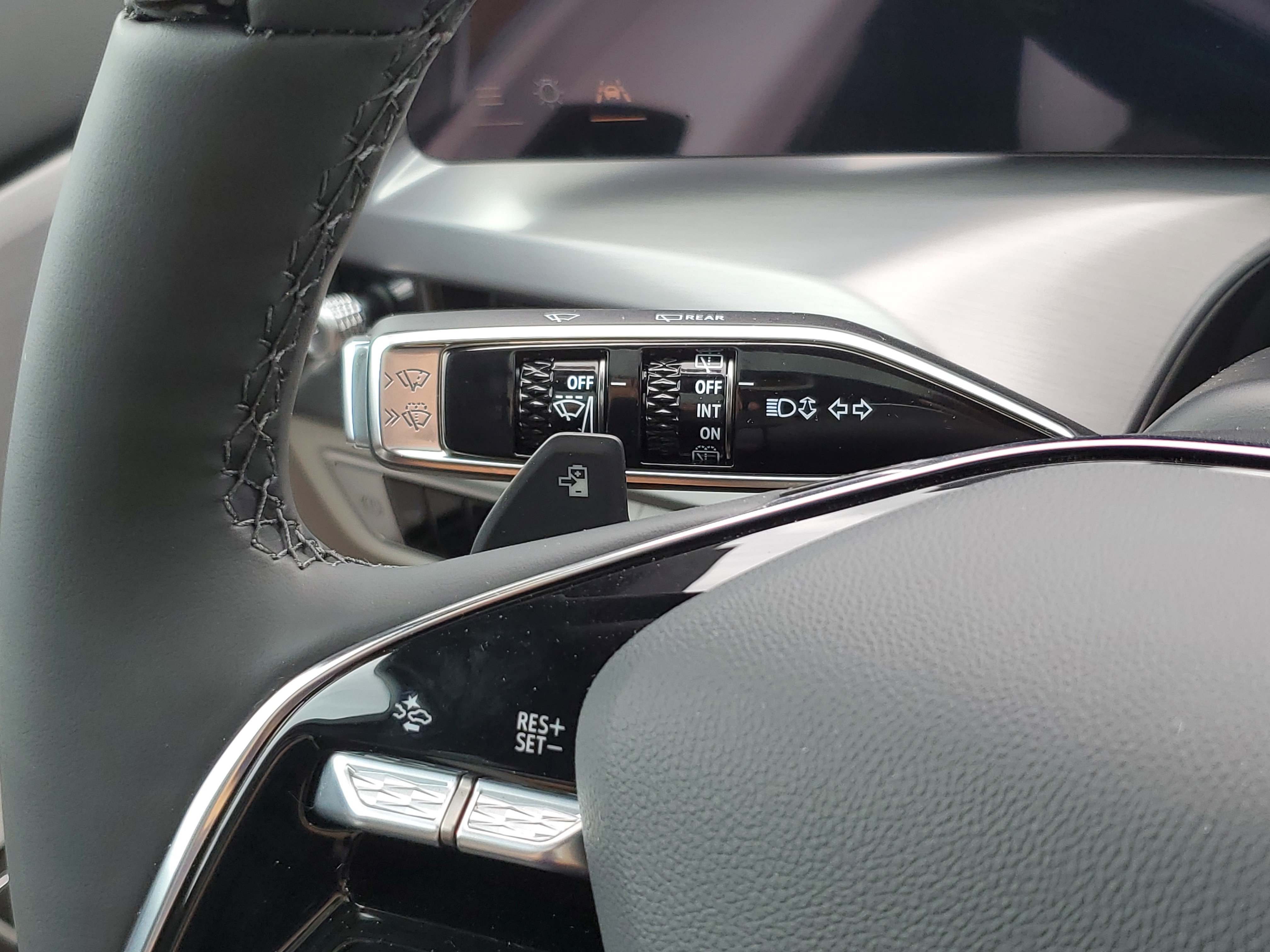 New 2026 Cadillac Vistiq Sport w/ LPO, Floor Liner Package image 20