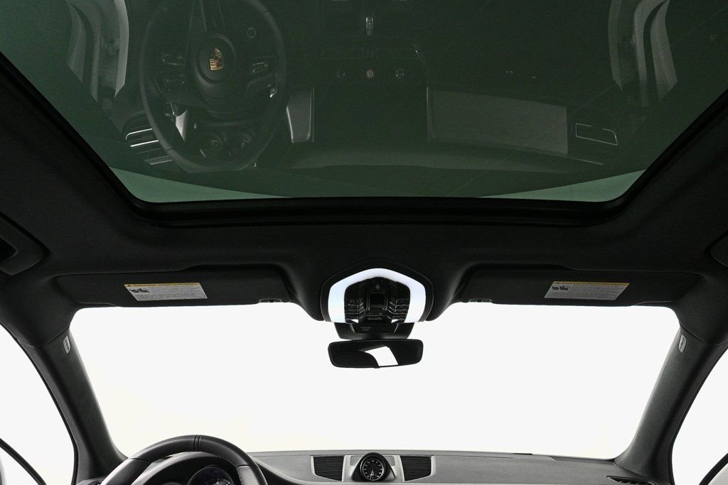 Certified 2026 Porsche Macan AWD/4WD image 20