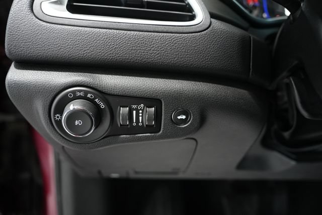 Used 2015 Chrysler 200 Limited w/ Comfort Group FWD image 12